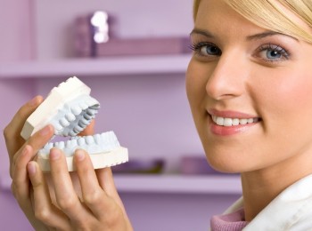 protezirovanie-zubov-v-rostove-na-donu